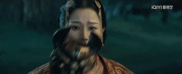 满屏露肉，胸器逼人！ 郭式审美，屎上雕花