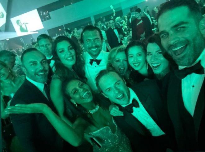 章泽天带女儿地中海度假 年薪百万家教随行照顾