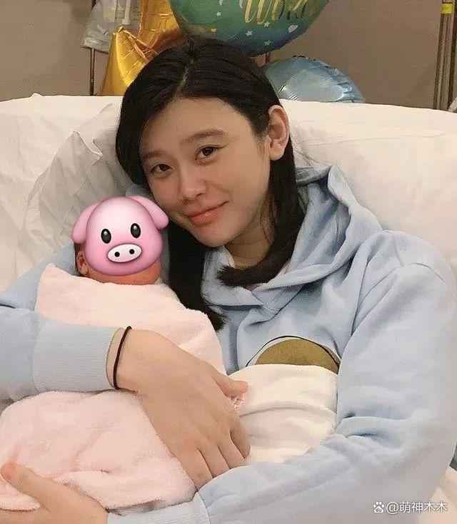 为嫁豪门能有多拼？陪看脱衣舞还亲身上阵，怀孕先做亲子鉴定