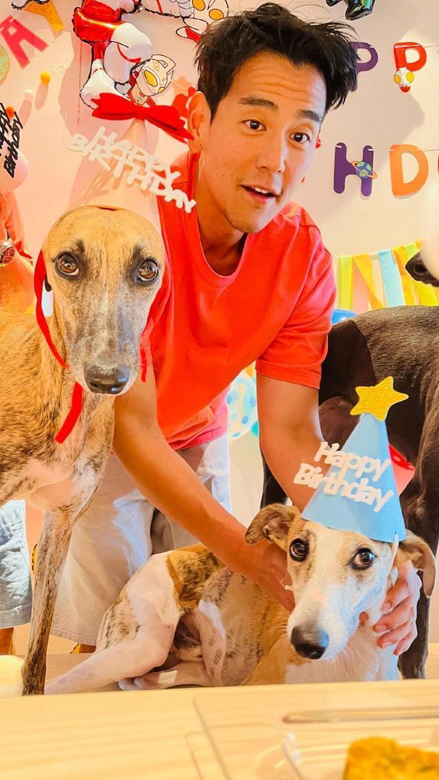 路人日本偶遇彭于晏 与素人拍照状态好