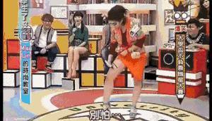 刚生完二胎，老公患绝症，贤妻哭红眼…