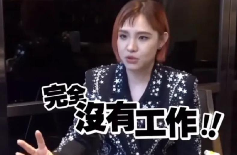 刚生完二胎，老公患绝症，贤妻哭红眼…