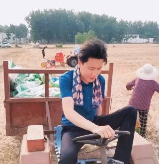比起秀才的油腻风，一笑倾城的玩法才叫高端