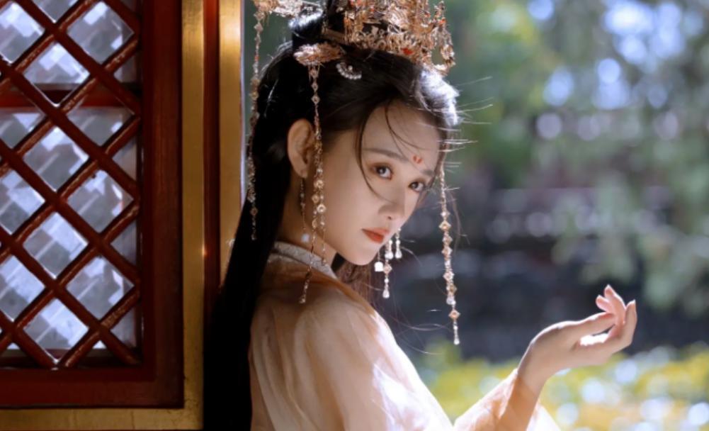 翻车了！童年女神被封杀，都是被设计的？