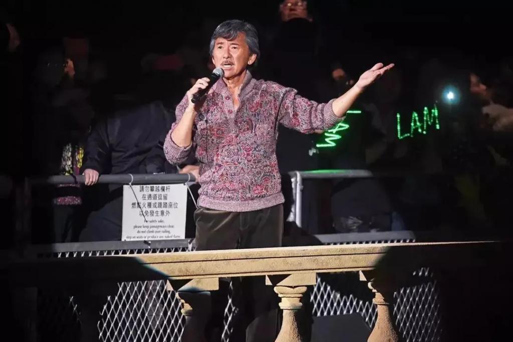 76岁大魔王出山，张学友：“有他在，别叫我歌神”