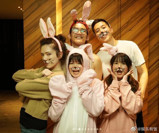 偷偷秀恩爱！许玮甯晒自拍照 墨镜里现邱泽好恩爱