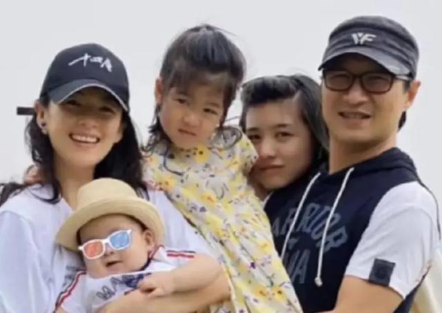 曝章子怡离婚分财产，知情人辟谣称汪峰主动提离婚，真假难辨