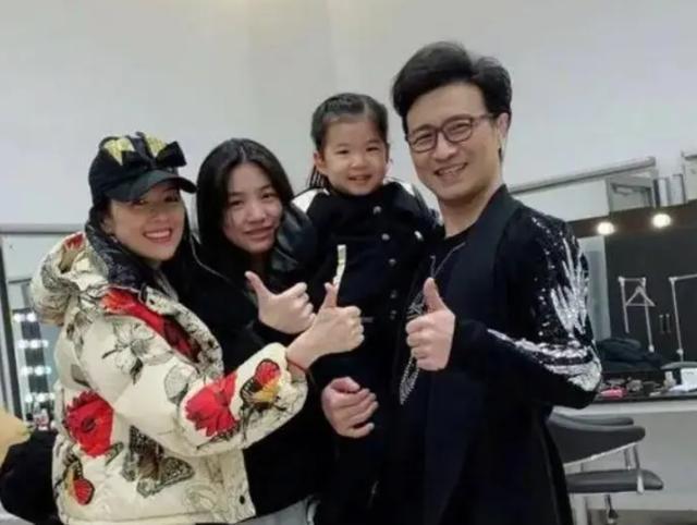 曝章子怡离婚分财产，知情人辟谣称汪峰主动提离婚，真假难辨