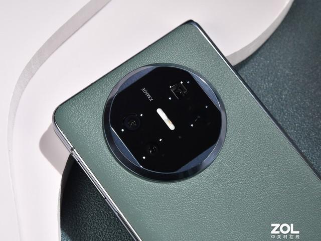 华为Mate X5抢先上手体验：折叠屏机皇强势回归