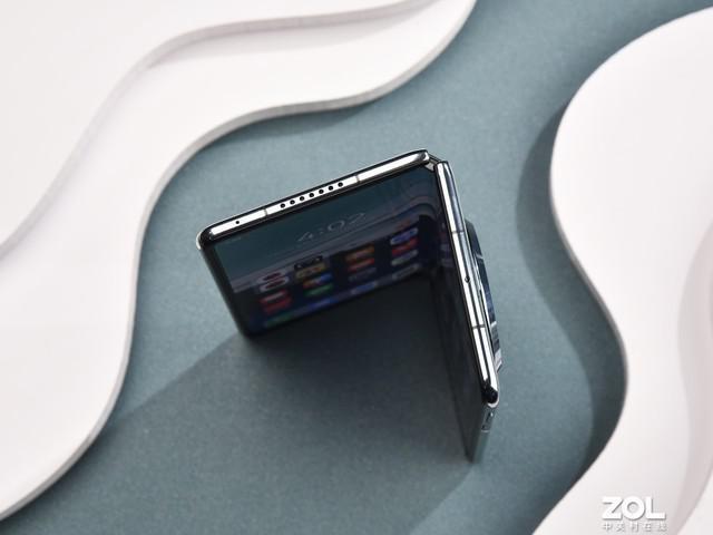 华为Mate X5抢先上手体验：折叠屏机皇强势回归