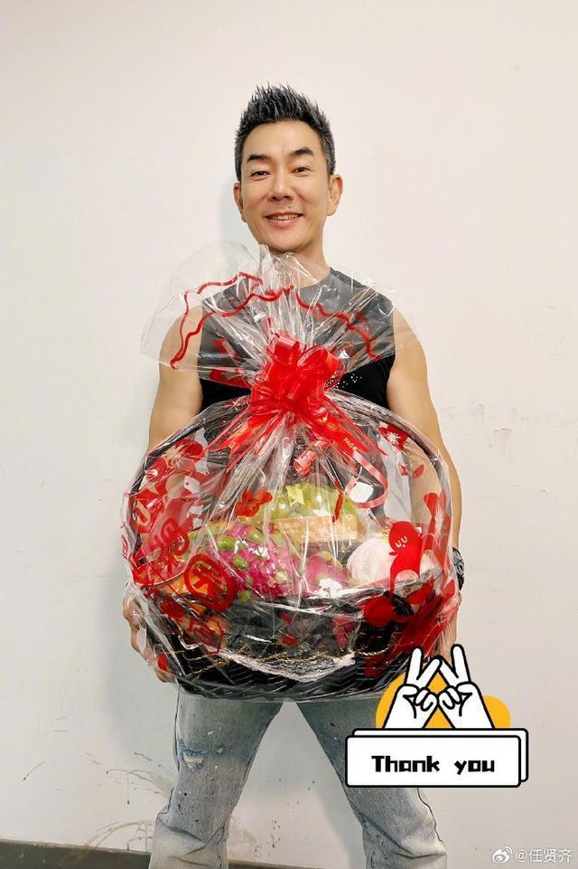 “花好月圆夜”隔空互动 杨千嬅任贤齐祝贺彼此演唱会顺利