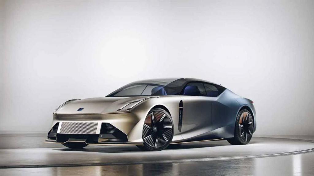 「遥遥领先」的领克 08，开局就自「刀」