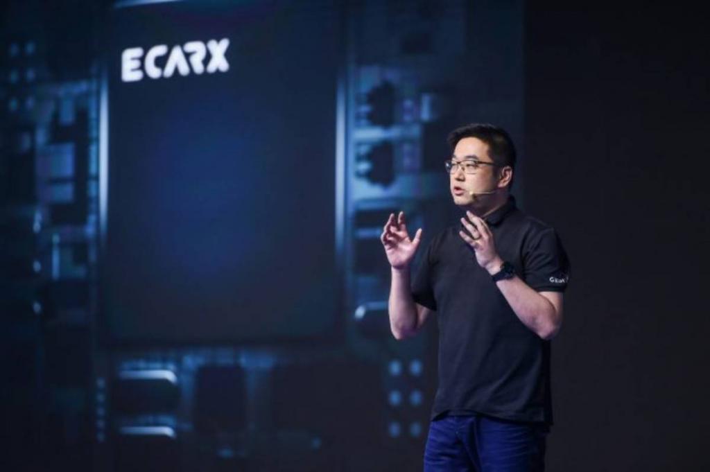 「遥遥领先」的领克 08，开局就自「刀」