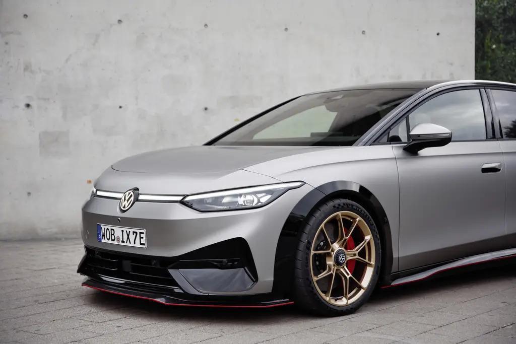 大众展示 ID.X Performance 概念车：550 马力、支持 200kW 快充