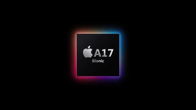 外观几乎没变！全系换C口但涨价1000元 iPhone 15 Pro机模上手
