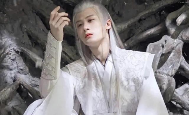 中秋晚会名单曝光，杨幂穿中式风格绝美，毛晓彤李沁同样抢镜