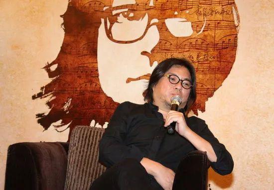 53岁高晓松近况曝光！晒自拍被指撞脸华晨宇，疑复出但遭抵制