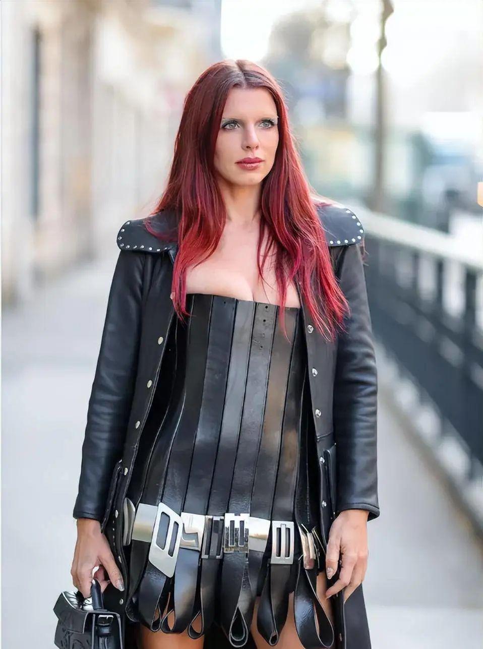 维密红毯：国外女星真敢穿，谷爱凌气质不输模特，艾薇儿发胖