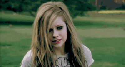 维密红毯：国外女星真敢穿，谷爱凌气质不输模特，艾薇儿发胖