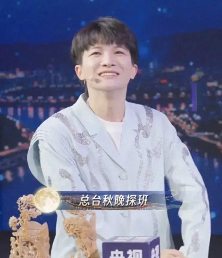 央视中秋晚会邀请明星曝光，网友：为啥不请刀朗？