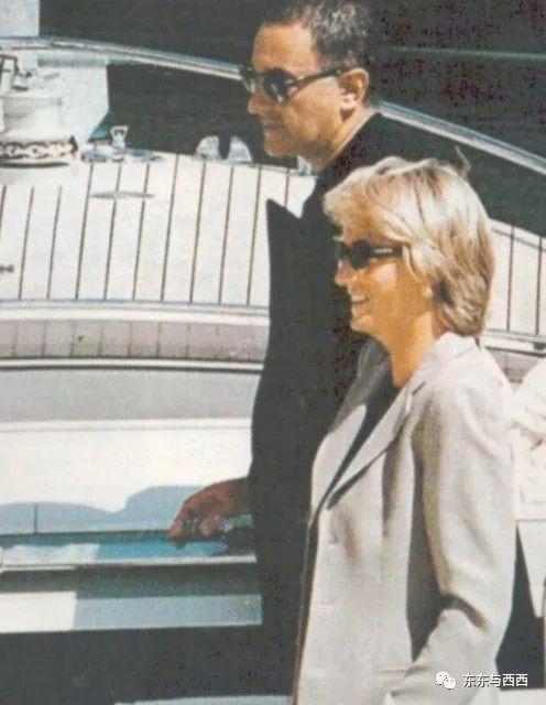 戴妃生前男友追她16年，车祸时用身体护住了她，他是不是唯一真心的情人？