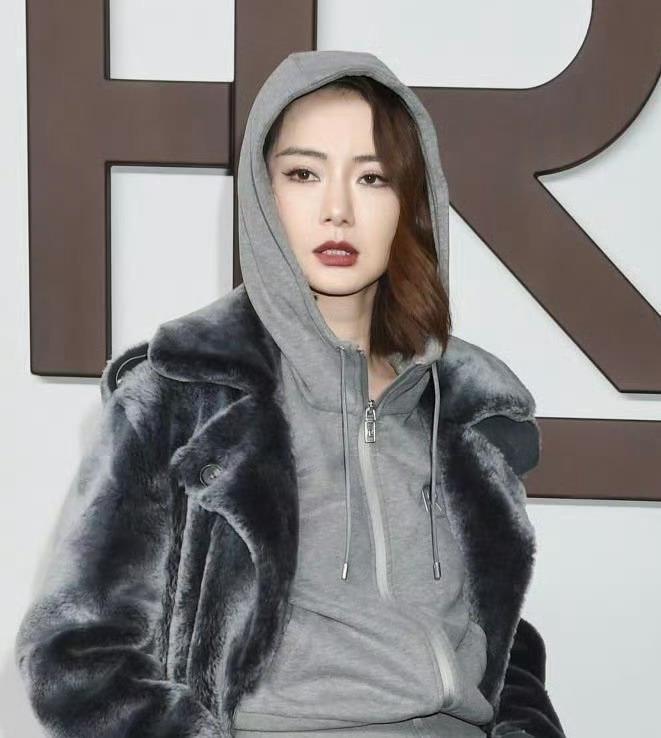 纽约时装周第一波：李冰冰无瑕疵，费翔贵气，孙怡吴谨言扛住了镜头