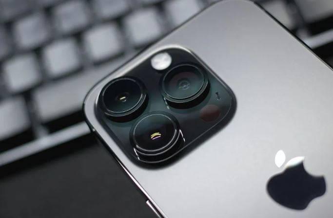 苹果发布会前瞻：iPhone 15跟刘海屏和Lightning端口说拜拜