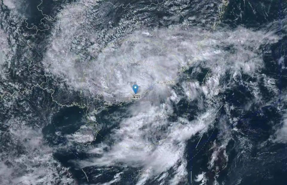 深圳暴雨破71年历史，汽修店忙翻天