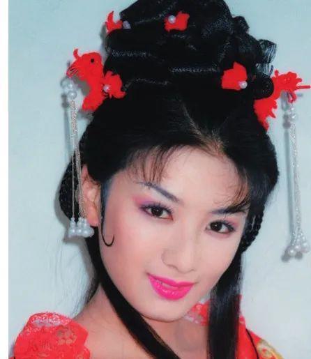 《花轿喜事》彻底翻车，连抄都抄不好？