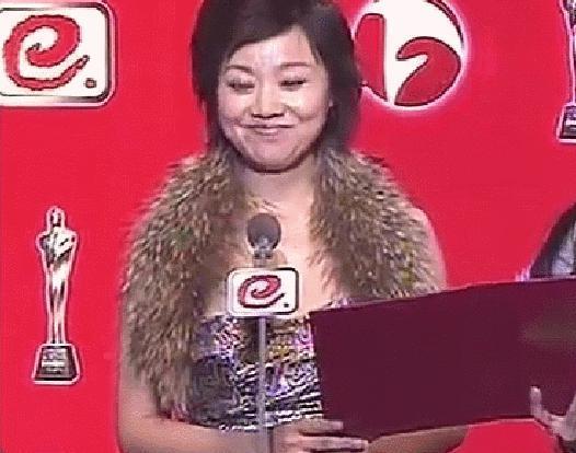 受不了，疯成这样没人管管？