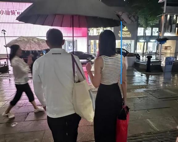 官宣！爷孙恋成正果，为70岁老公生娃…