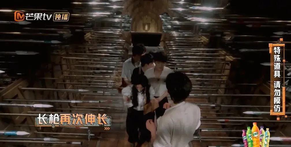 逃了四年，狠人杨幂终于成了哭包