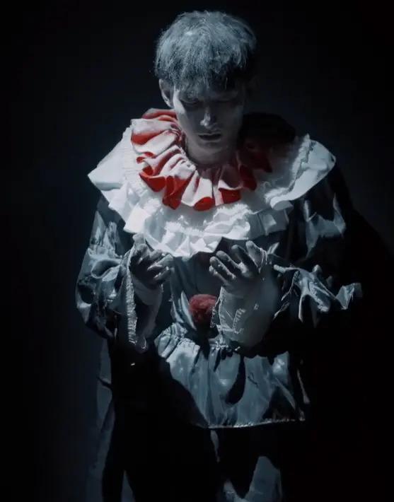 逃了四年，狠人杨幂终于成了哭包