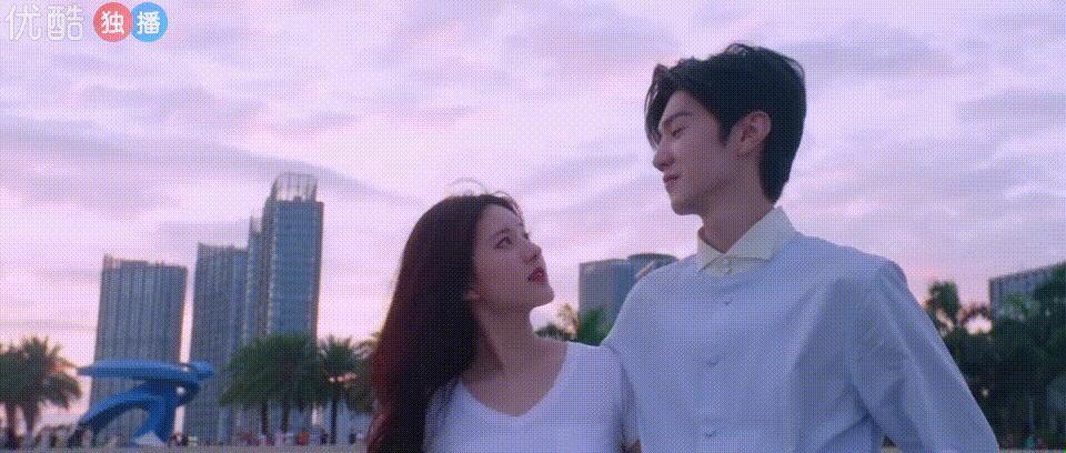 他俩谈恋爱，我百看不厌