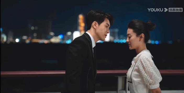 他俩谈恋爱，我百看不厌