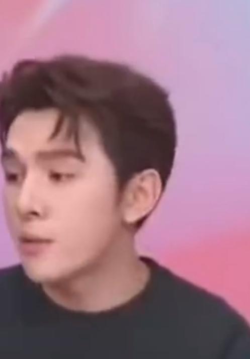 李佳琦翻车！直播间怼消费者，道歉不真诚，无法共情打工人？