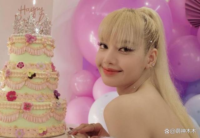 知情人曝Lisa疯马秀内幕！提供专场给VIP，竞价上台抚摸