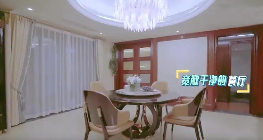 “内娱第一富婆”李湘退休：70套房子，5000亿身家？