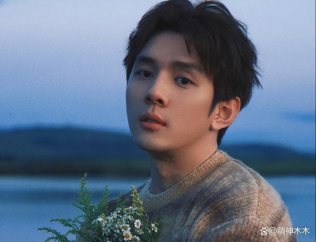 李佳琦助理付鹏近况，停更账号回归生活，为何分道扬镳？