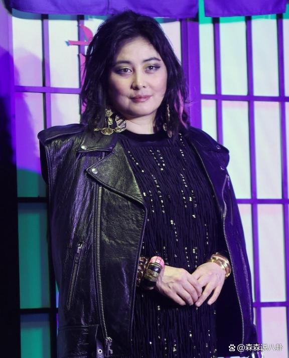 何超仪再谈丈夫病危入院，担心陈子聪无法接受现实至今隐瞒