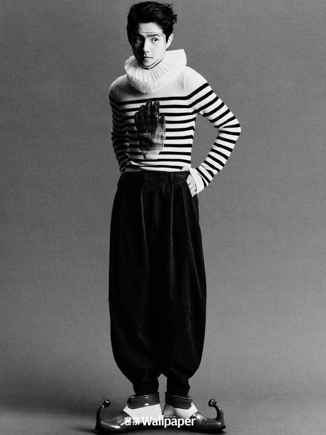 刘昊然怪诞乐园大片释出 红鼻子小丑造型俊朗顽皮