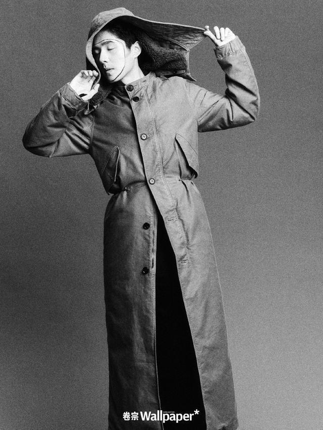 刘昊然怪诞乐园大片释出 红鼻子小丑造型俊朗顽皮