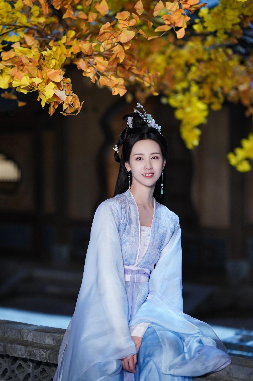 艳压女主，新晋小花这下彻底红了？