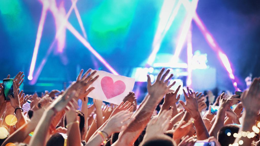 万物皆可饭圈：中文互联网“饭圈扩大化”现象研究