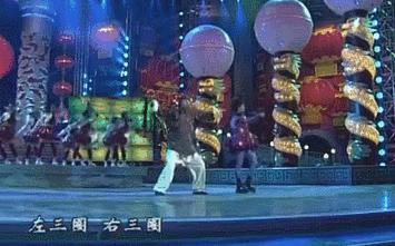 从影后到魔女，剃寸头打舌环，46岁的她活成这样…..