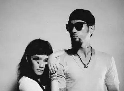 从影后到魔女，剃寸头打舌环，46岁的她活成这样…..