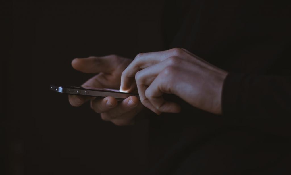 男性和女性的评论区不一样，算法连这也不放过了？