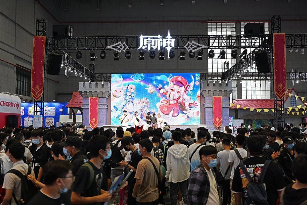 米哈游接不了腾讯的班