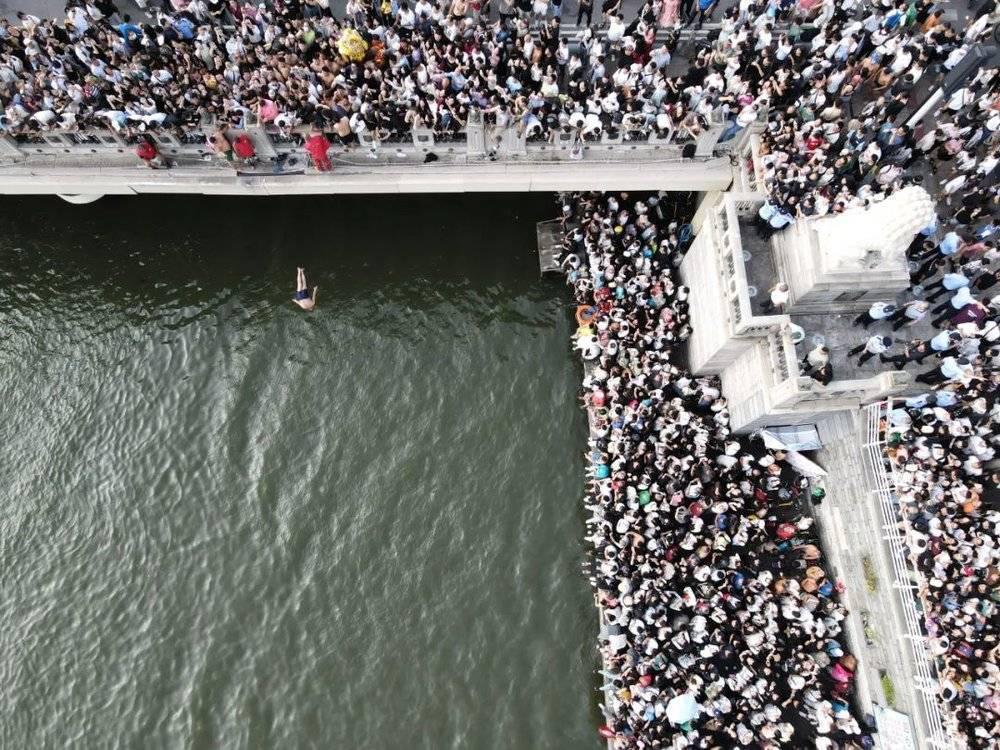 狮子林桥，疯狂的跳水和荒诞的流量