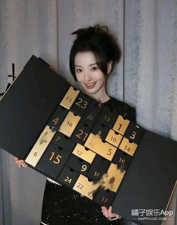 还记得《二十不惑》的姜小果吗？如今撞脸李小璐？